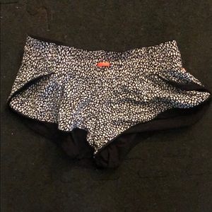 Lululemon reversible board shorts - 4